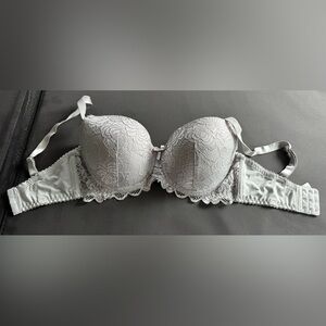Sophie B. Lace Underwire Bra - Light Gray